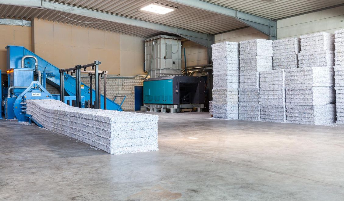 Nach DIN 66399 zertifizierter Entsorgungsfachbetrieb Heiko Bick Aktenvernichtung GmbH & Co. KG in Osnabrück. Ihr Ansprechpartner für Datenvernichtung, Festplattenvernichtung, Aktenvernichtung, Datenträgervernichtung, Behältersysteme zur Datenvernichtung & Entsorgung